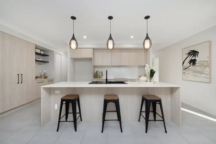 7 Vista Place