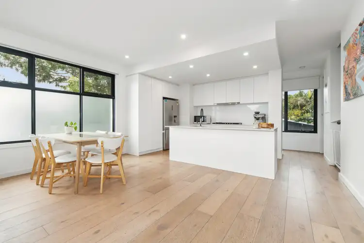 18 Nepean Highway