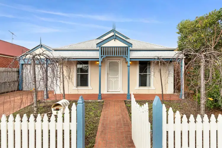 6 Francis Court