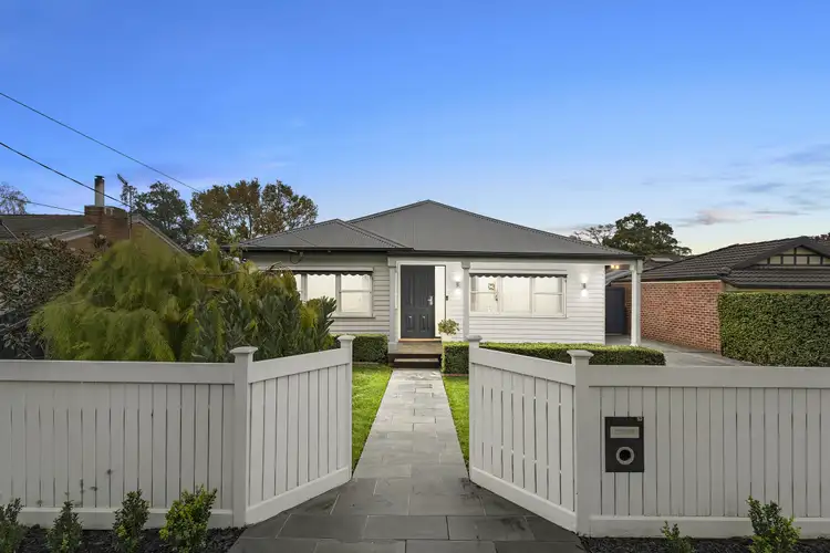 52 Willow Road
