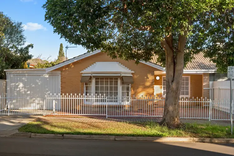 46 Torrens Street