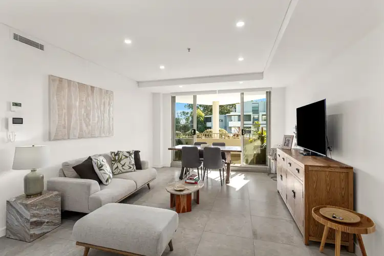 12-16 Fauna Place