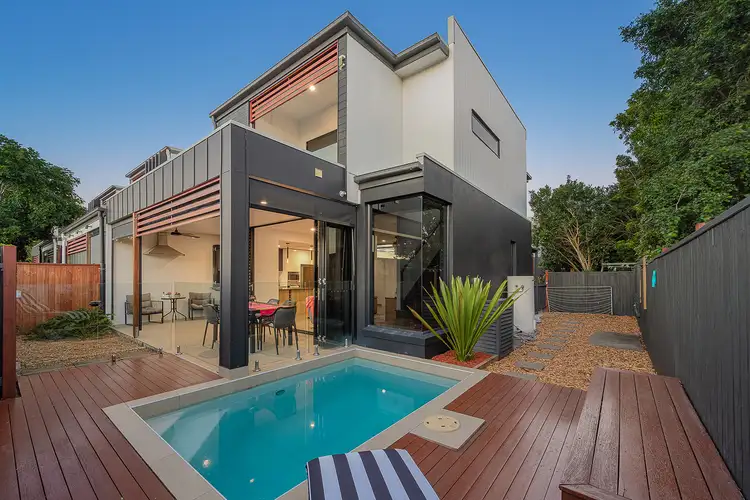 60 Leitchs Road South
