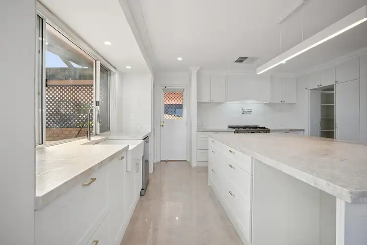 332 Summerlakes Parade