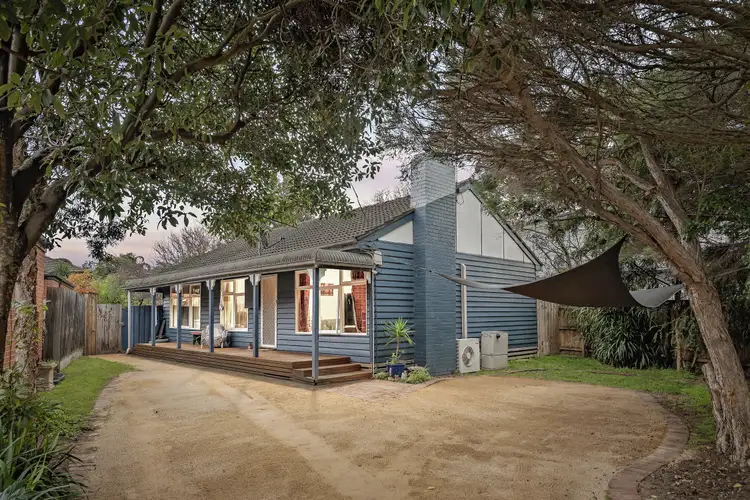 27 Airlie Grove