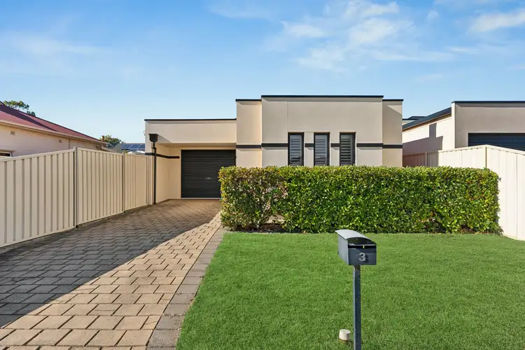 3 Kinross Avenue