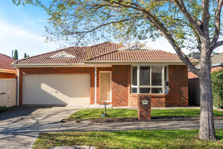 42 Woodlea Crescent