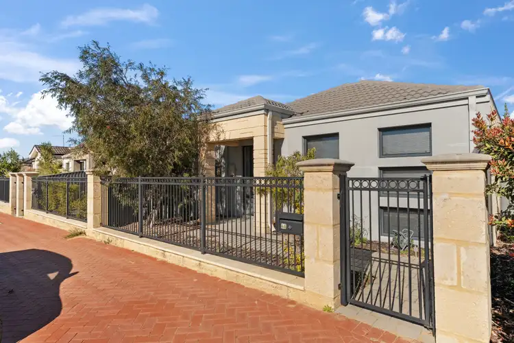 46 Bristlebird Approach
