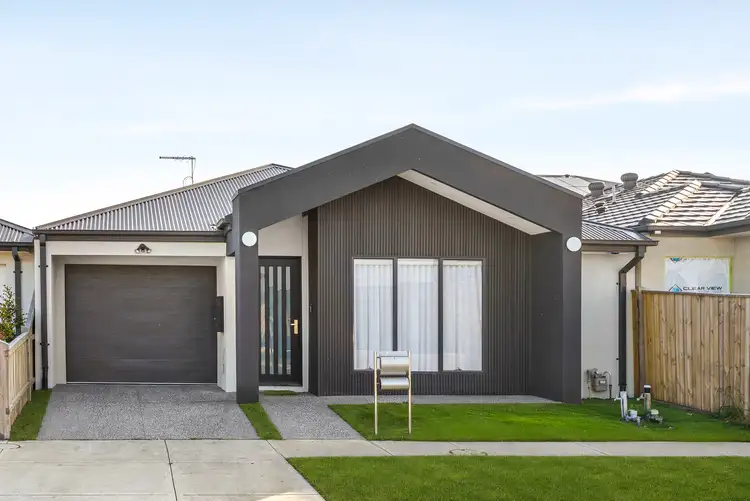 9 Moonstone Road