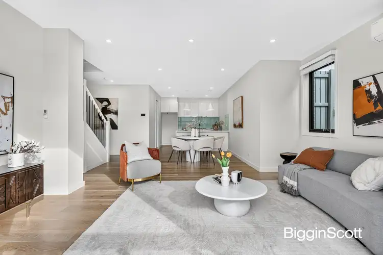 14 Langford Crescent