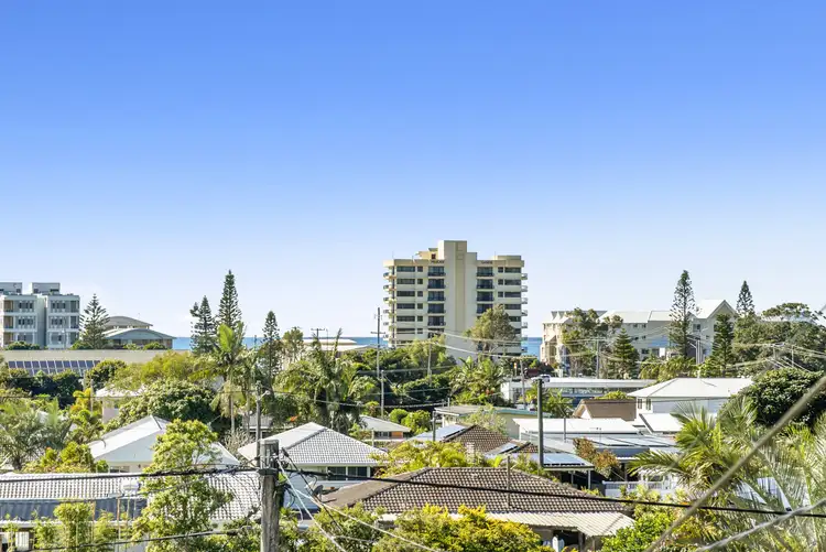 16 Monash Street