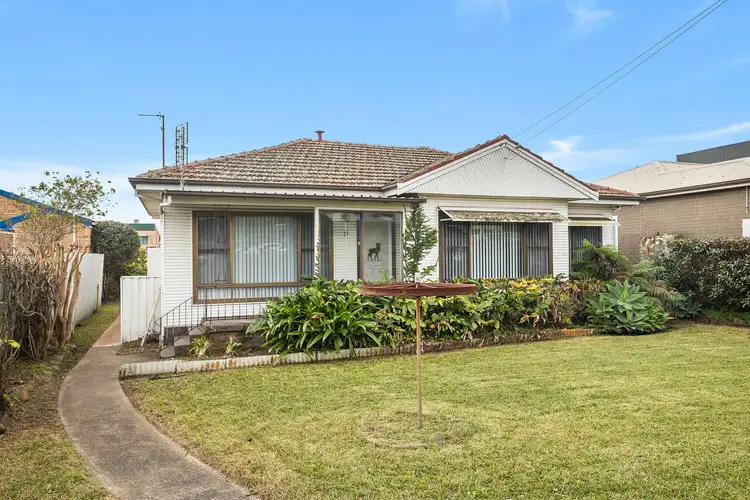 11 Pioneer Drive