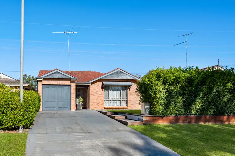 15 Ferntree Close