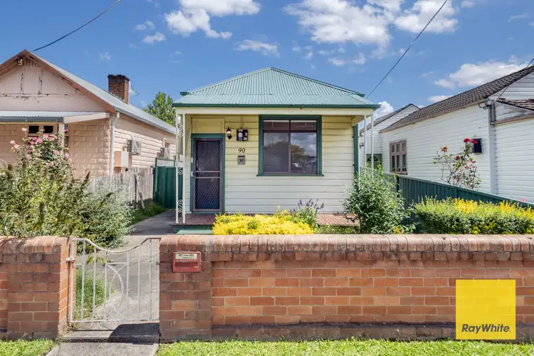 90 Laurence Street
