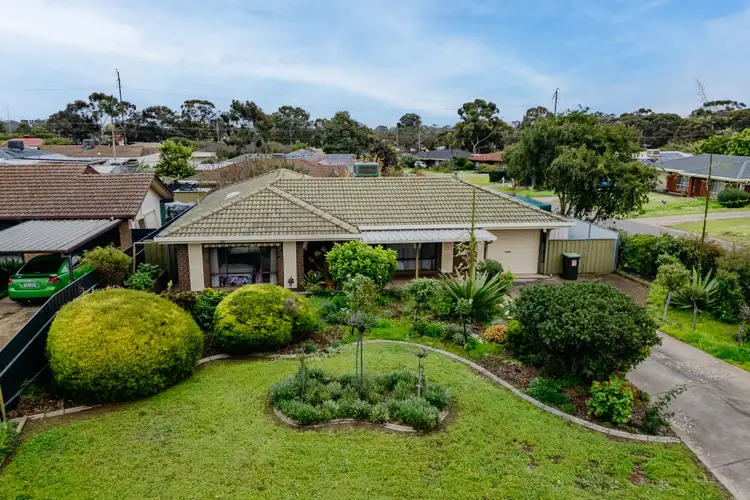 16 Green Crescent