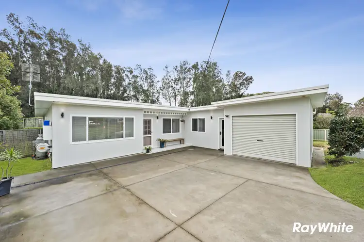 7 Lurnea Ave