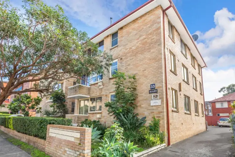 33 Brittain Crescent