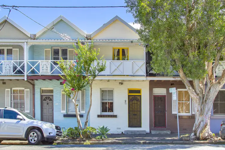 36 Laman Street