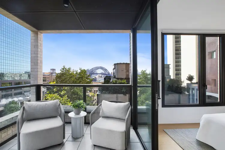 18 Loftus Street