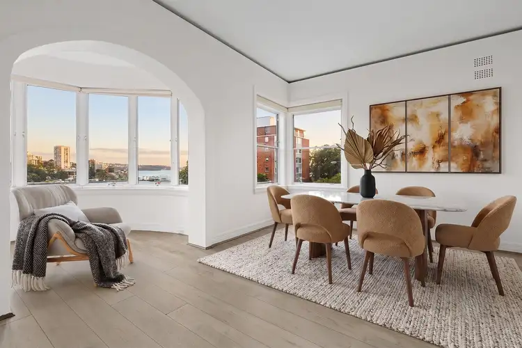 452 Edgecliff Road