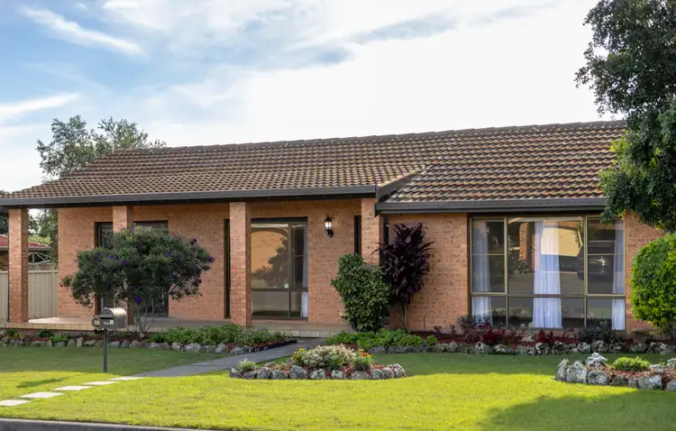 35 Dolphin Avenue