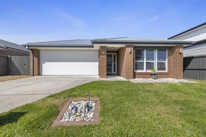 26 Grampian Boulevard