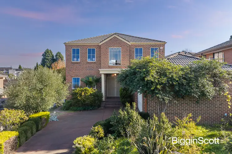 2 Wyuna Court