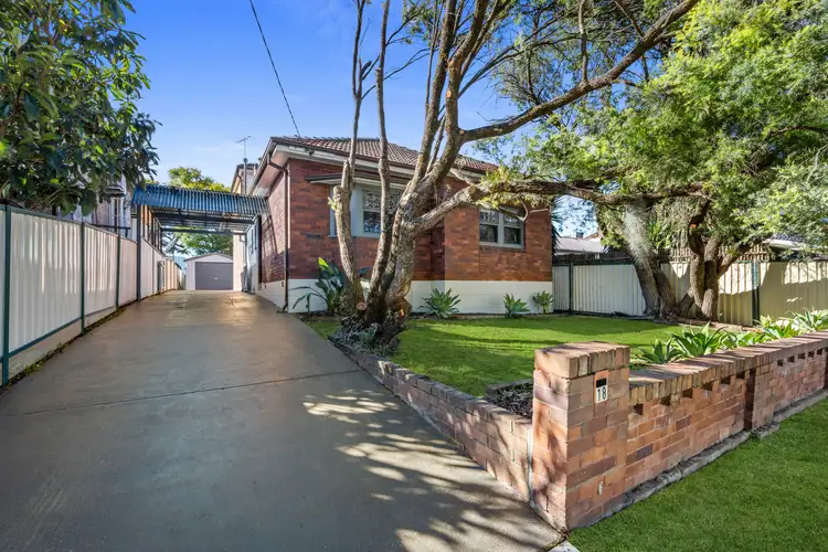 18 Alma Street