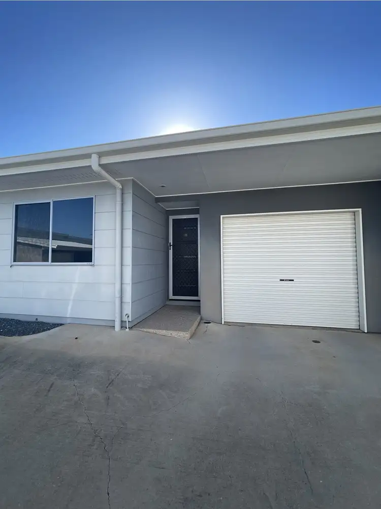 8 Hillcrest Street