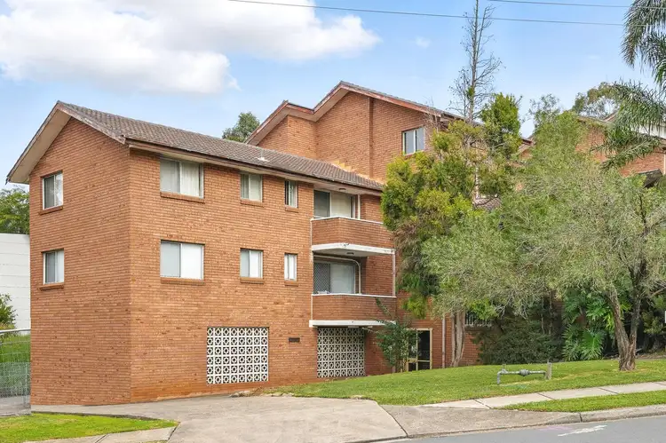 18 Crown Street