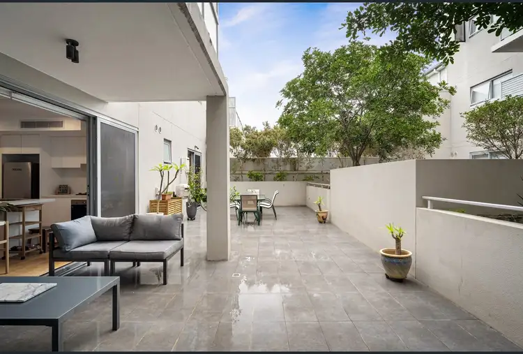 4/261 Condamine Street