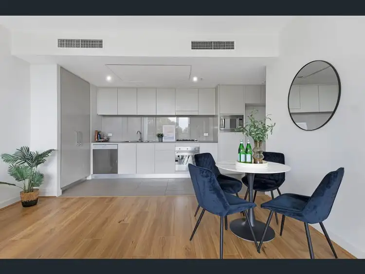 7 Rider Boulevard