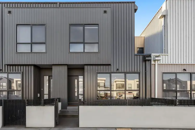 18 Tanzanite Court