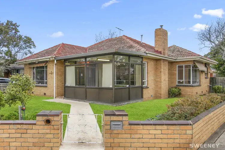 11 Karingal Street