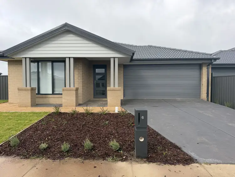 6 Wattle Drive