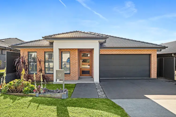 32 Bottlebrush Drive