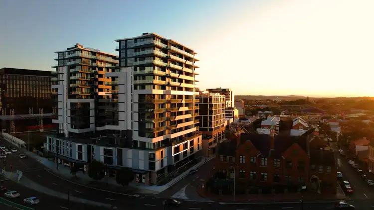 202/10 Bishopsgate Street