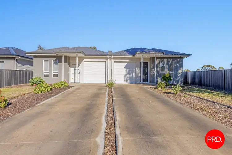 44a/b Waratah Road