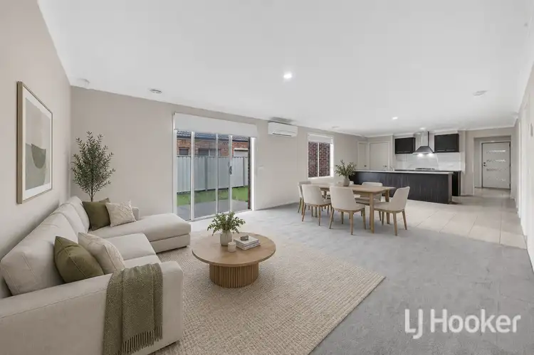 14 Riverina Boulevard