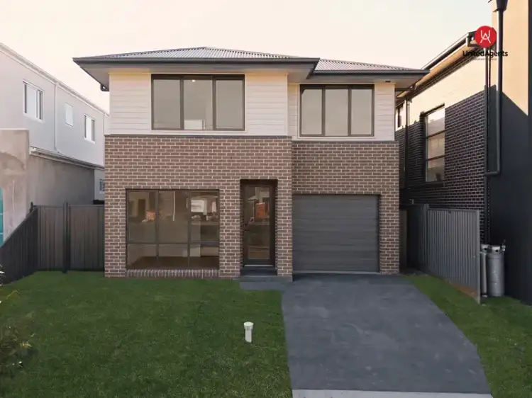21 Aurora Street