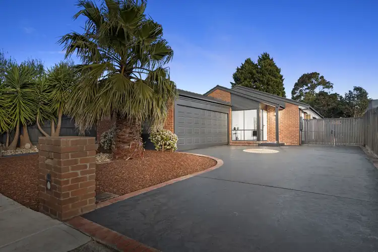 10 Tench Court