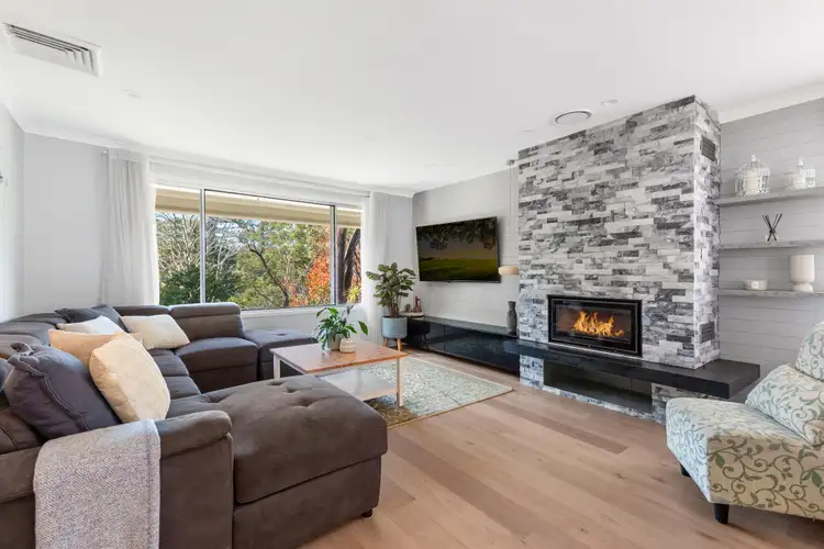 1 Hudson Close