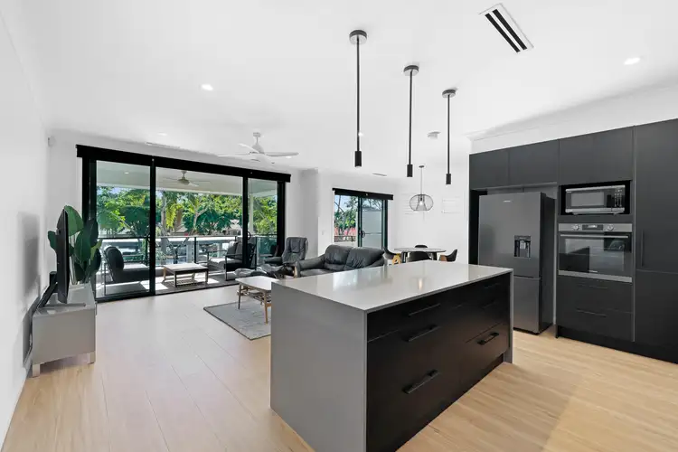1 The Vistas Drive