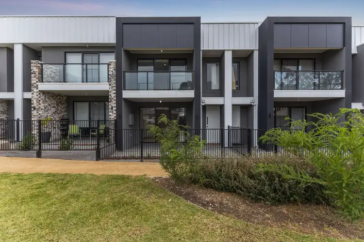 14 Dorrien Lane