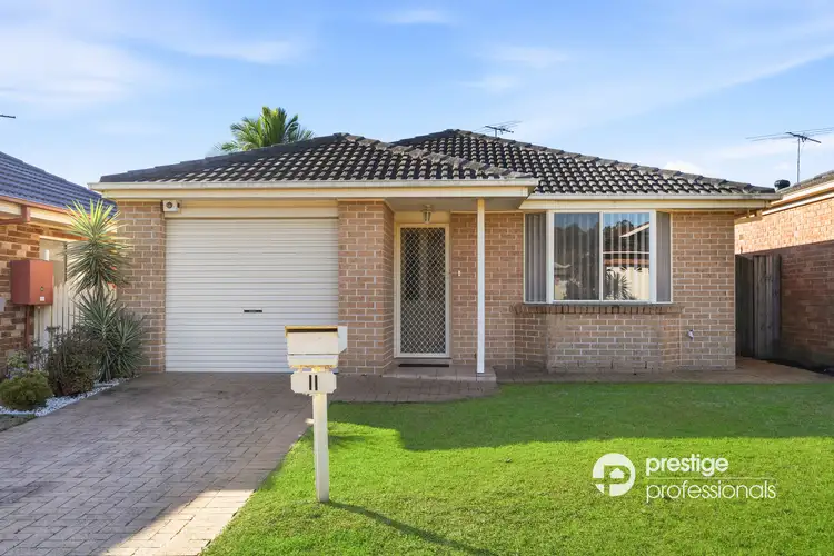11 Woolmers Court