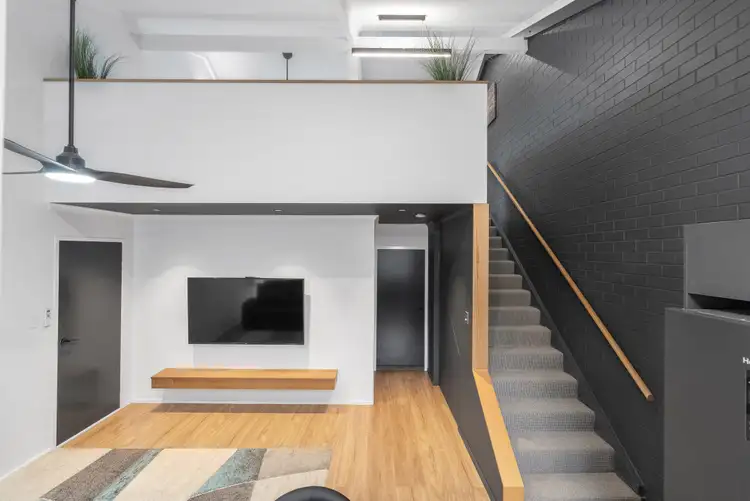 6 Crathern Close
