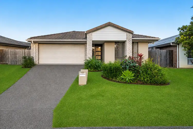 12 Vista Crescent