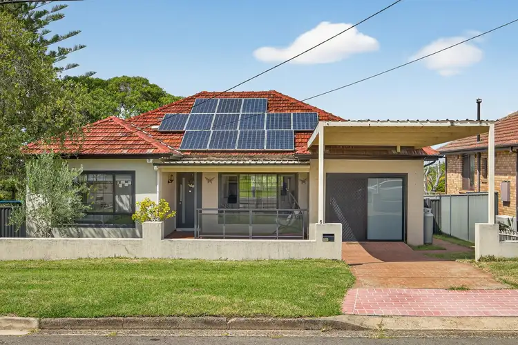 6 Saladine Avenue