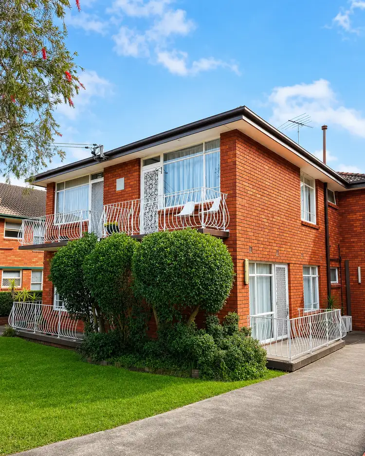 5 Parry Avenue
