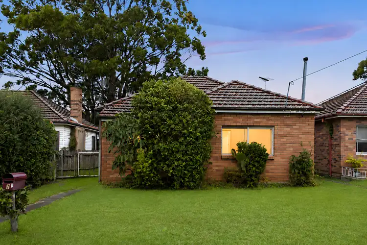 7 Swan Street